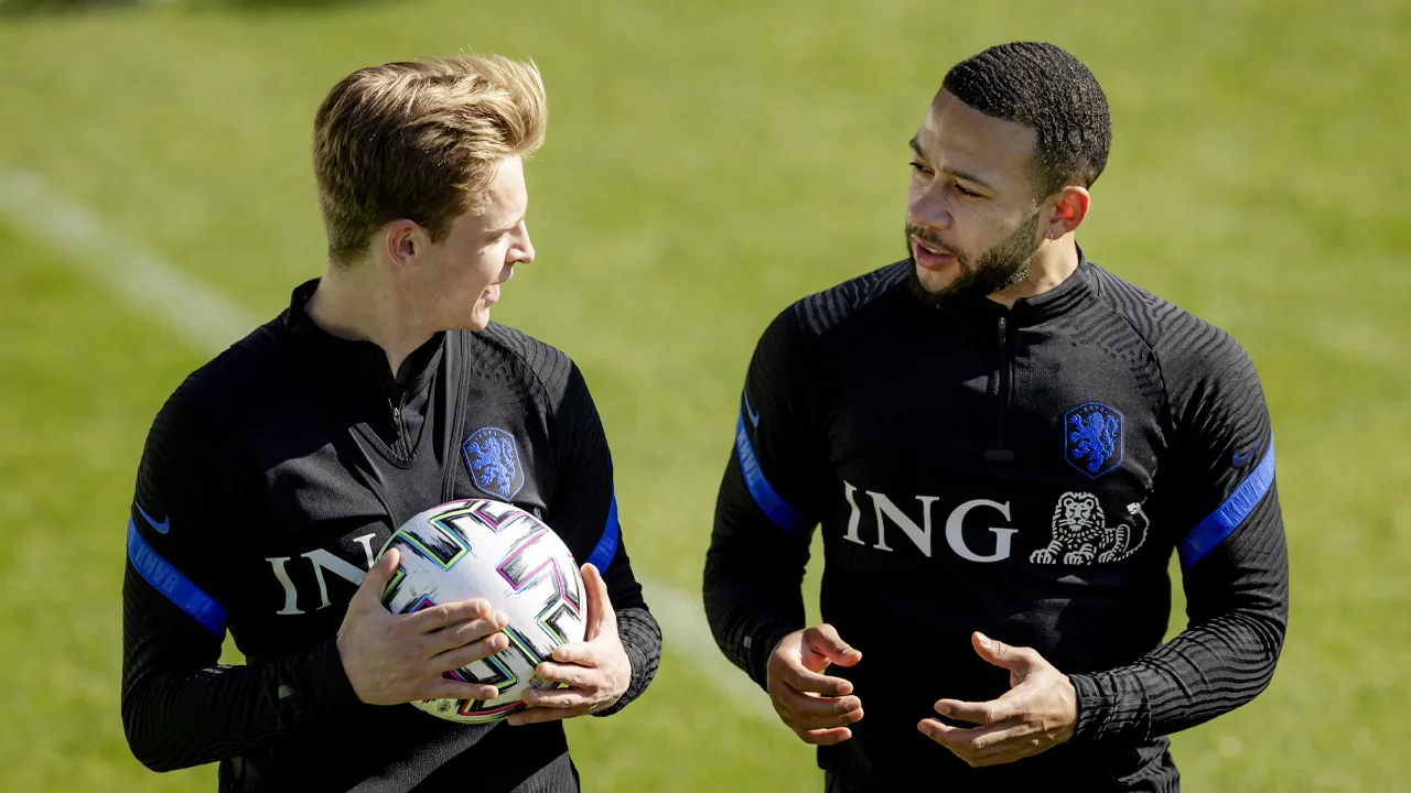 'Memphis is veruit de beste speler van Oranje, Frenkie levert veel te weinig!'