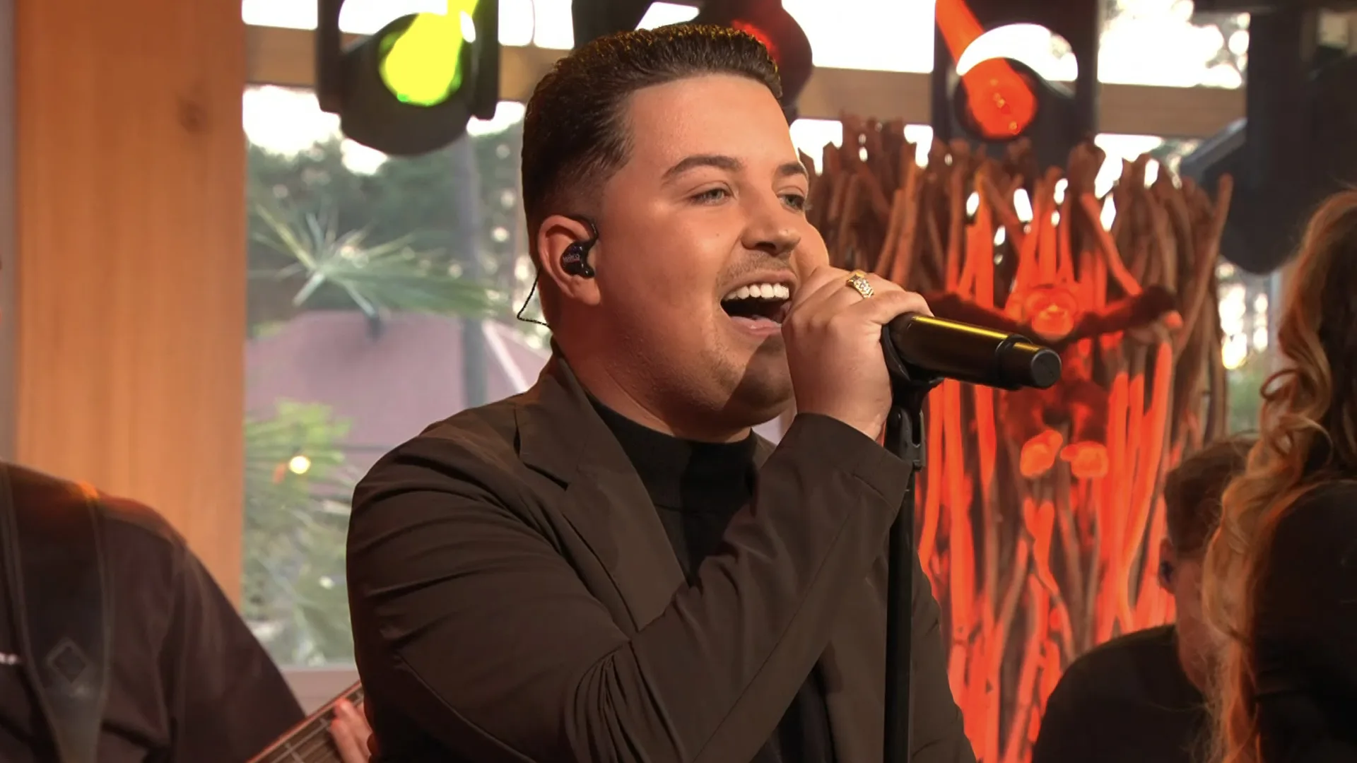 Heerlijk! Marco Schuitmaker opent De Oranjezomer met 'Wat zou ik daarvoor moeten doen' 