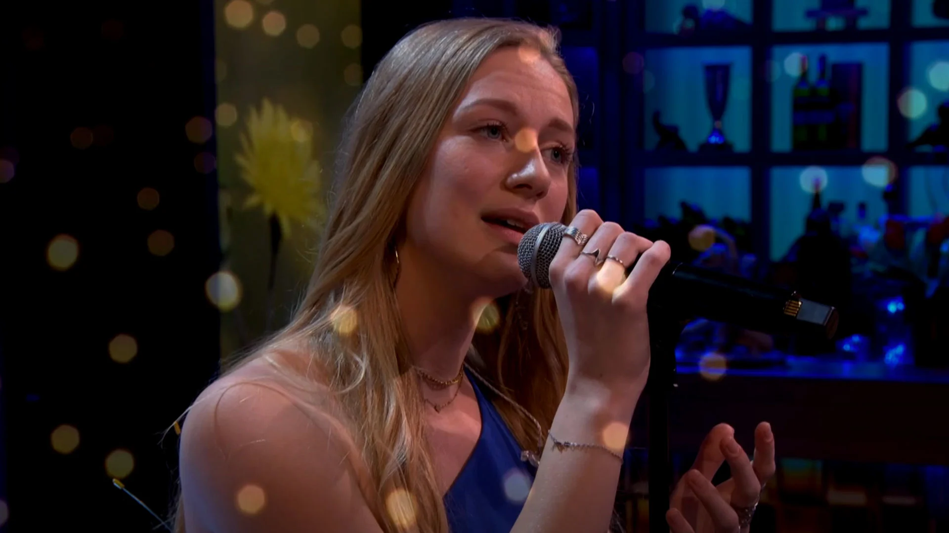 Pascale zingt La Bohème in de commercialbreak van De Oranjezondag