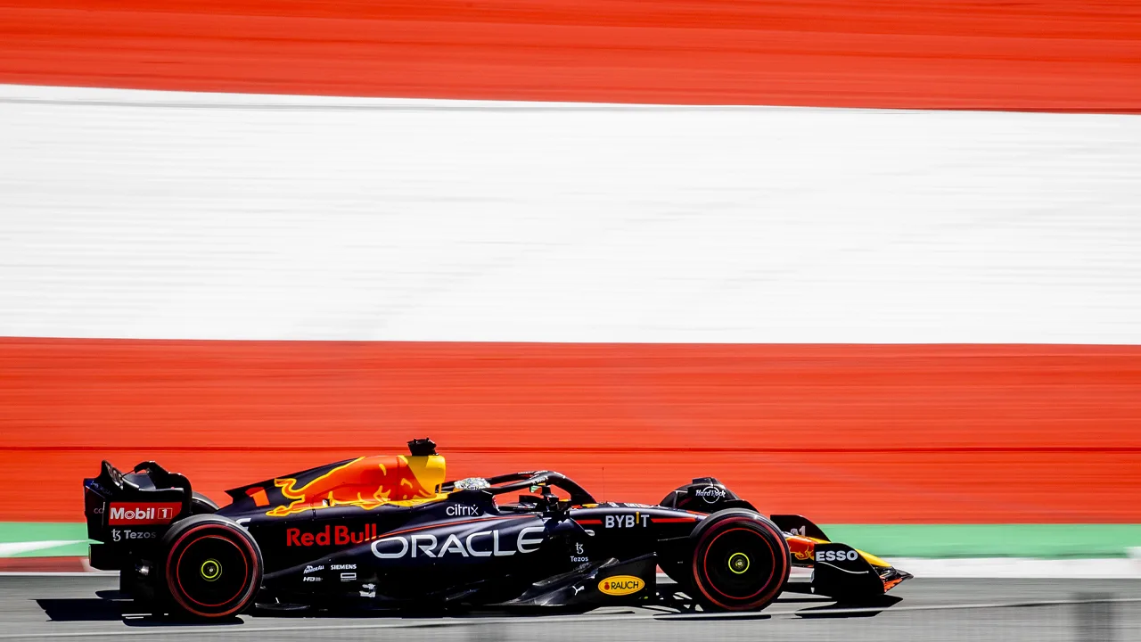 Verstappen snelste in eerst vrije training GP van Oostenrijk
