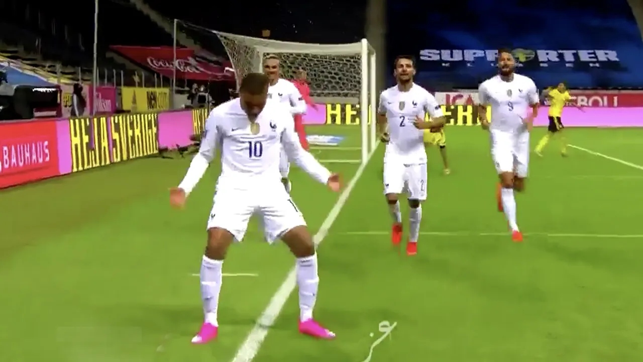 WAUW! Mbappé scoort wondergoal uit onmogelijke hoek