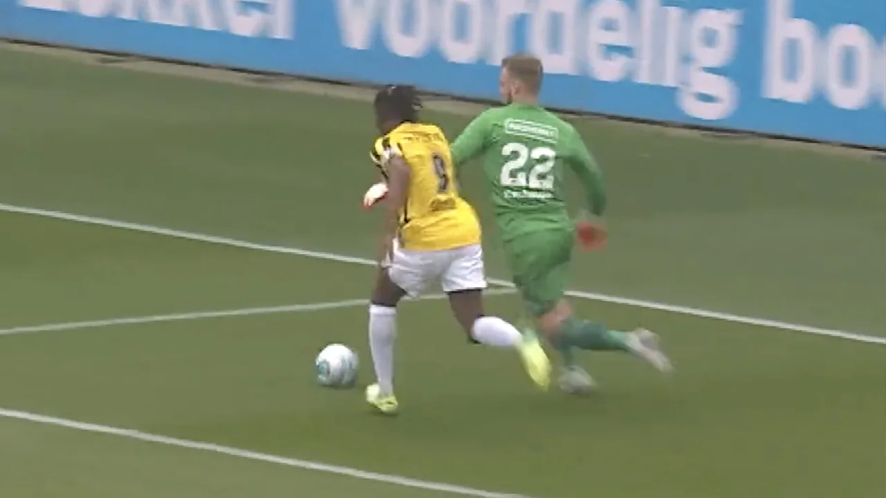 Videogoal: Jasper Cillessen blundert in Gelderse derby