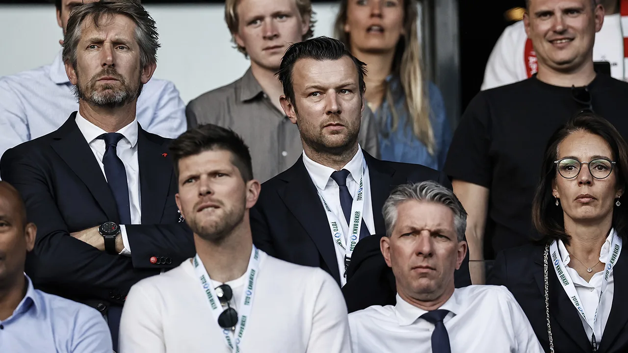 'Ajax heeft twee opties op het oog voor definitieve opvolging Overmars'