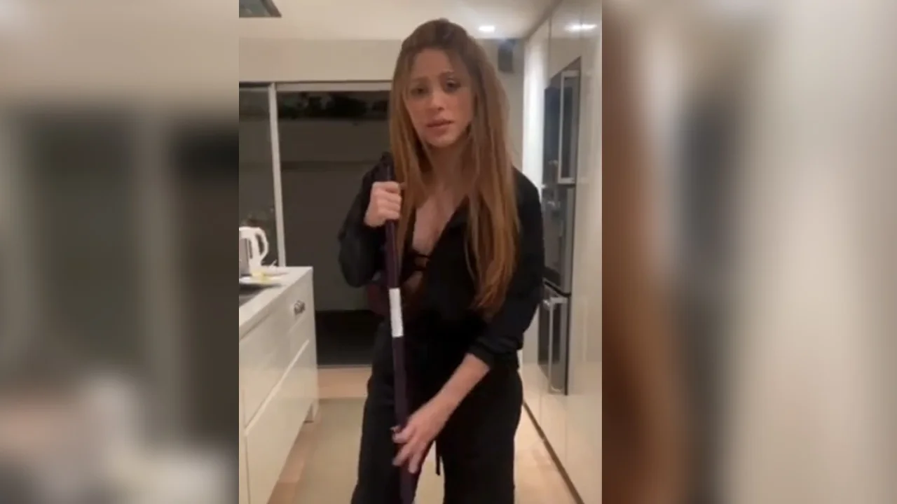 Shakira deelt cryptische video over Piqué: 'I might kill my ex'