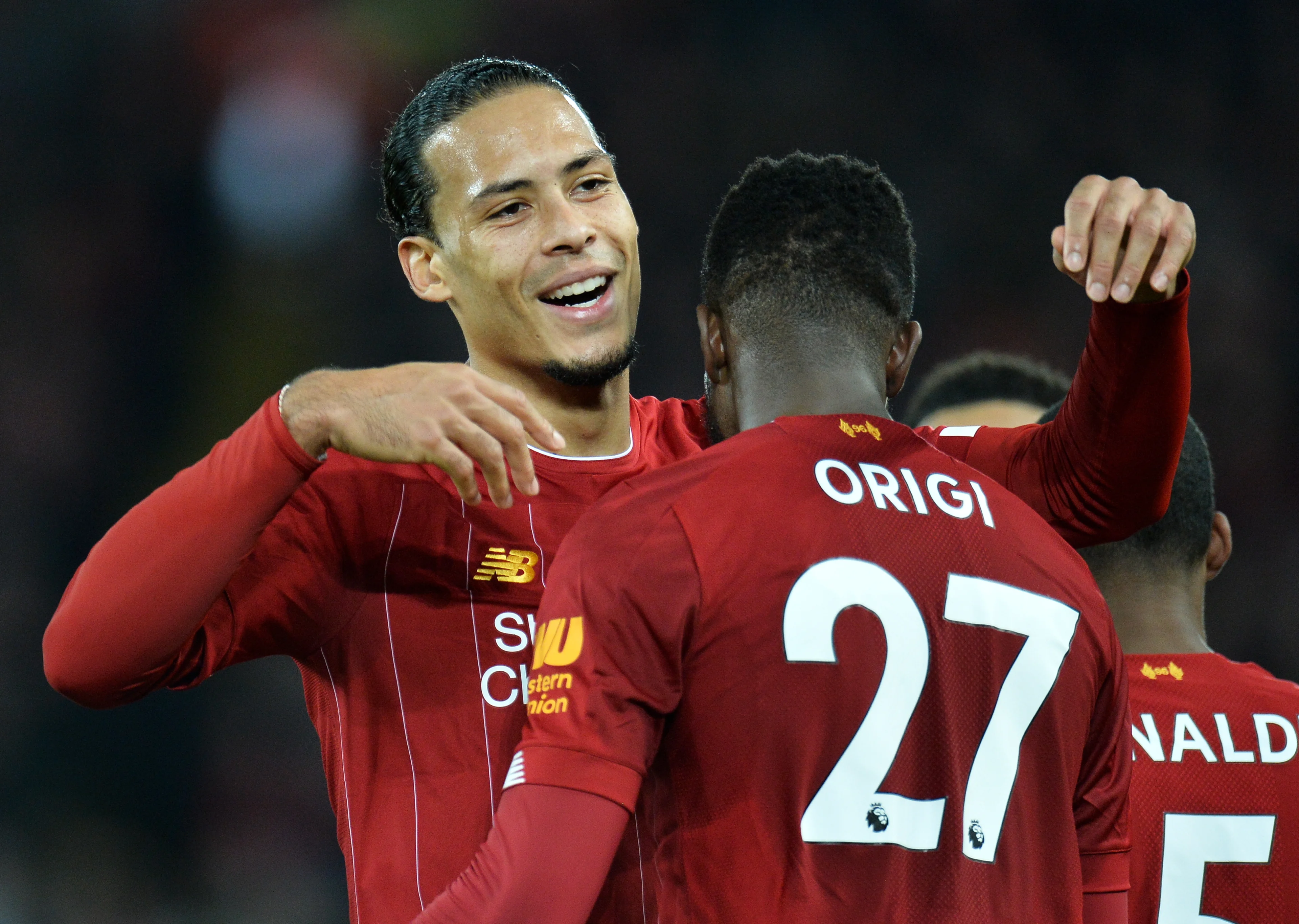 Koploper Liverpool overklast achtervolger Leicester City