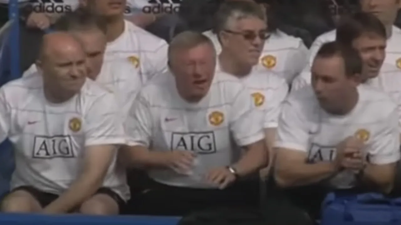 SUPERCLASSIC: Ferguson schrikt zich rot als assistent ballon kapot trapt