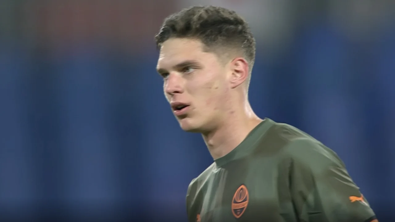 KANS: Sudakov schiet keihard op de lat