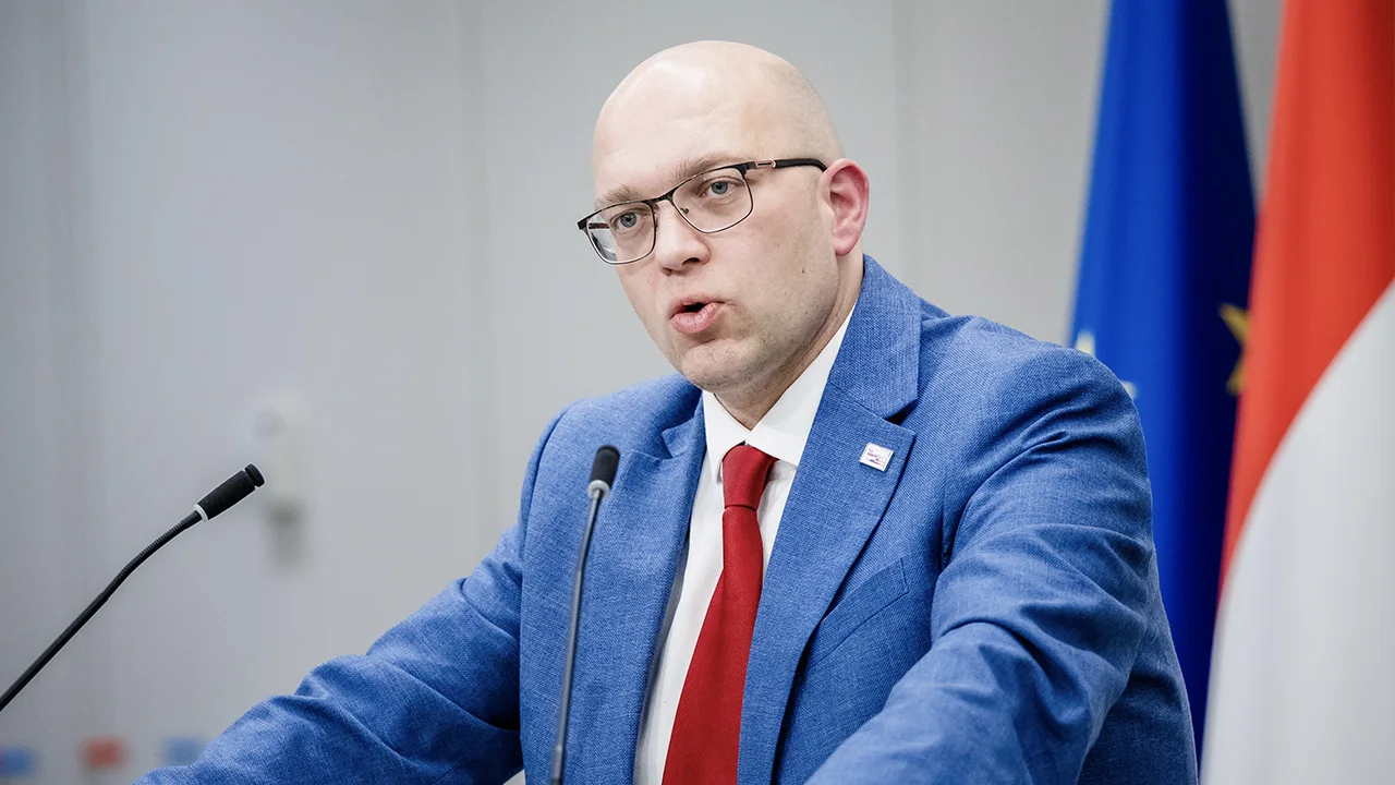 PVV geeft, na eigen asieldraai, D66 schuld van sneuvelen asielwet