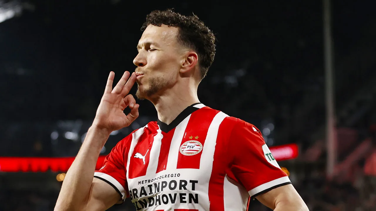 PSV verkleint achterstand op Ajax na zege op Fortuna Sittard 