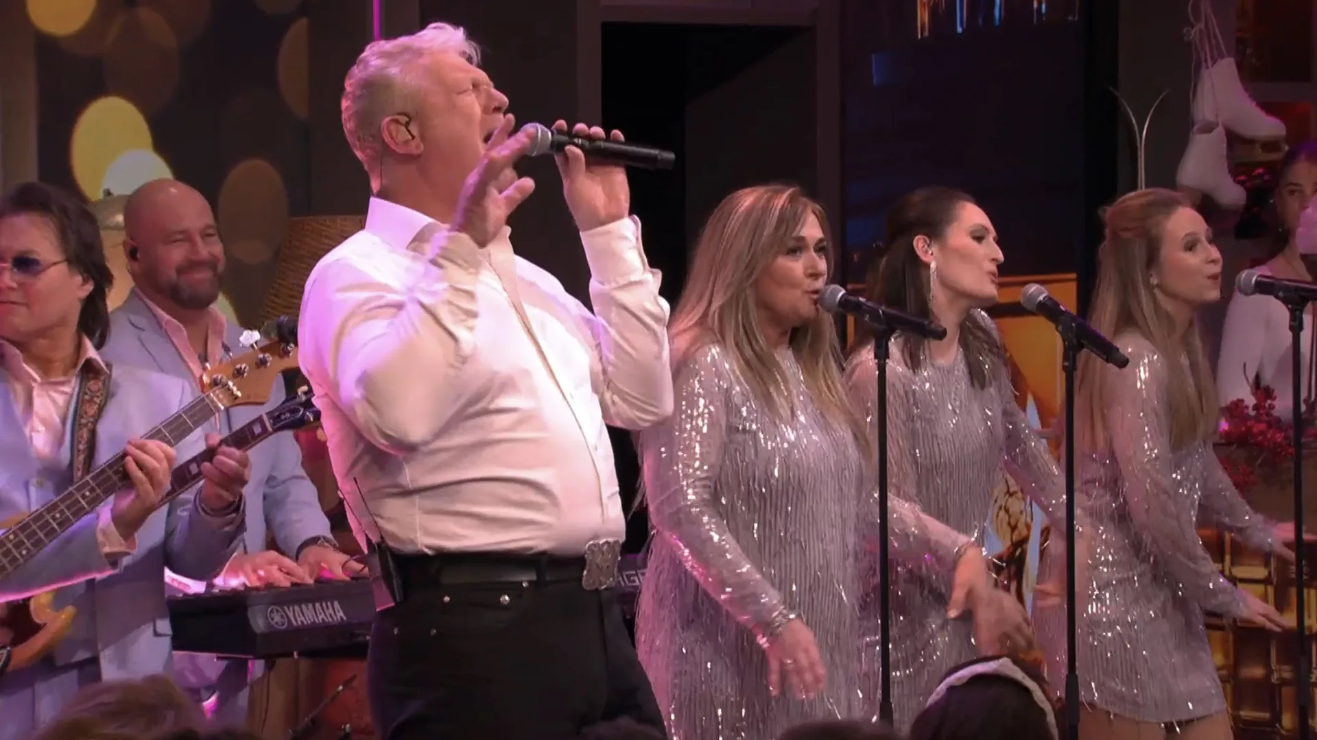 Mr. Jones & Just In Case openen De Oranjezondag met 'It’s Not Unusual'! 