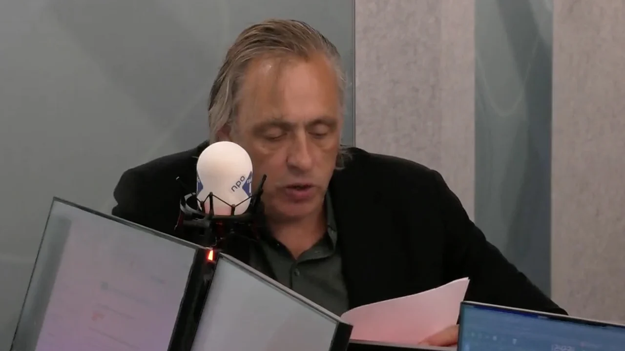 Marcel van Roosmalen rekent al rijmend af met protesterende boeren