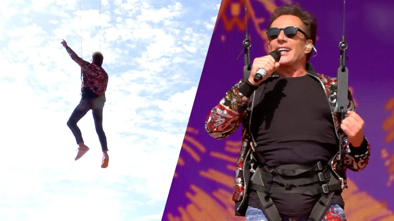 Video: Gerard Joling maakt met metershoge afdaling spectaculaire entree op 538 Koningsdag