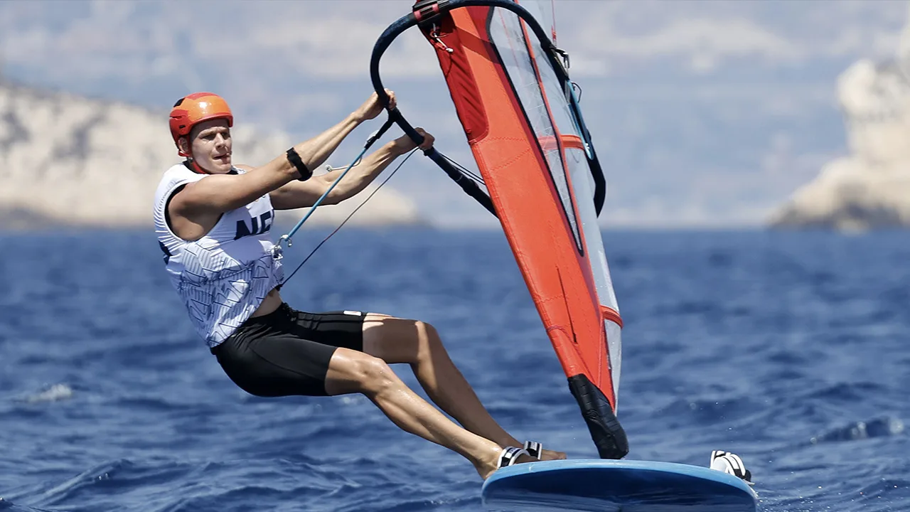 Windsurfer Van Opzeeland verovert brons op Olympische Spelen
