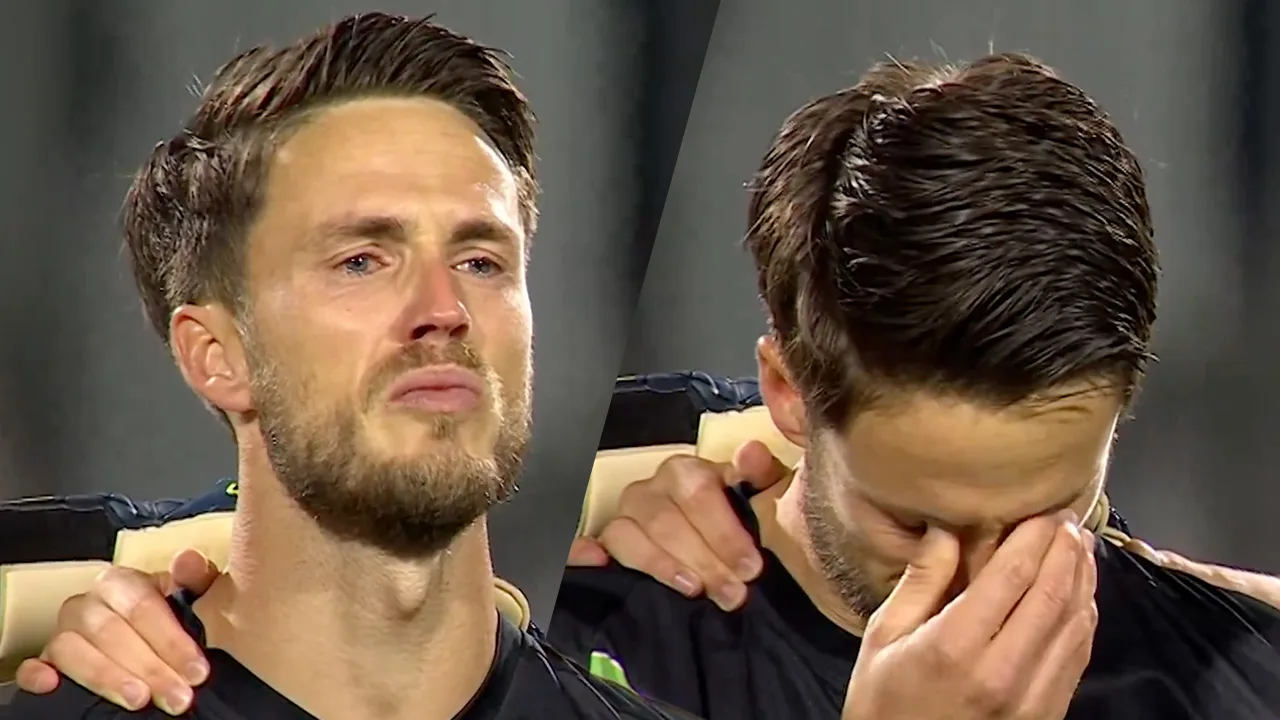 Ricky van Wolfswinkel zichtbaar ontroerd tijdens eerbetoon aan schoonvader Johan Neeskens