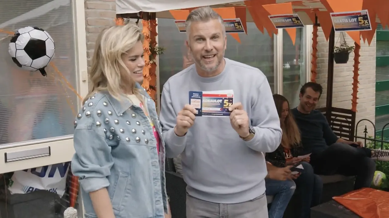 Kijkers van De Oranjezomer zien sfeermakers het oranjegevoel in Nederland aanwakkeren