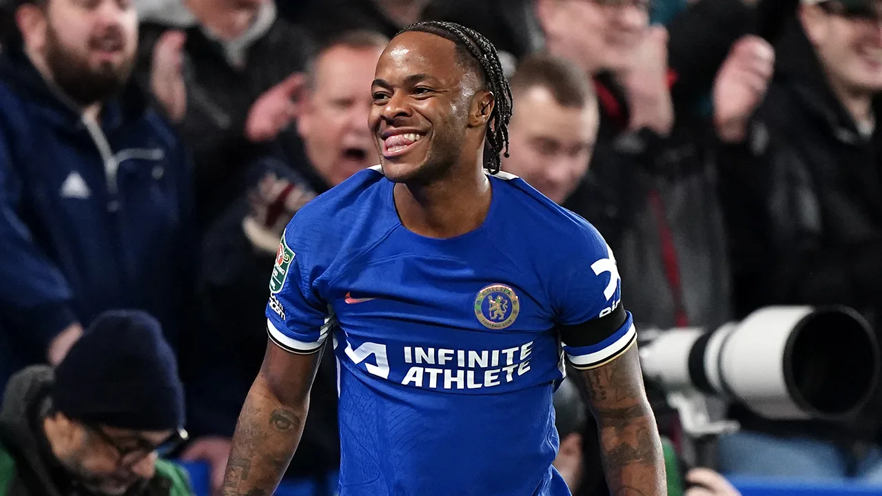 Ook Ajax wilde Raheem Sterling, maar werd om deze reden door Feyenoord afgetroefd