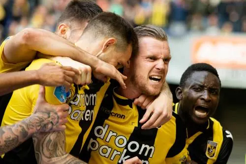 Vitesse houdt Leverkusen op gelijkspel