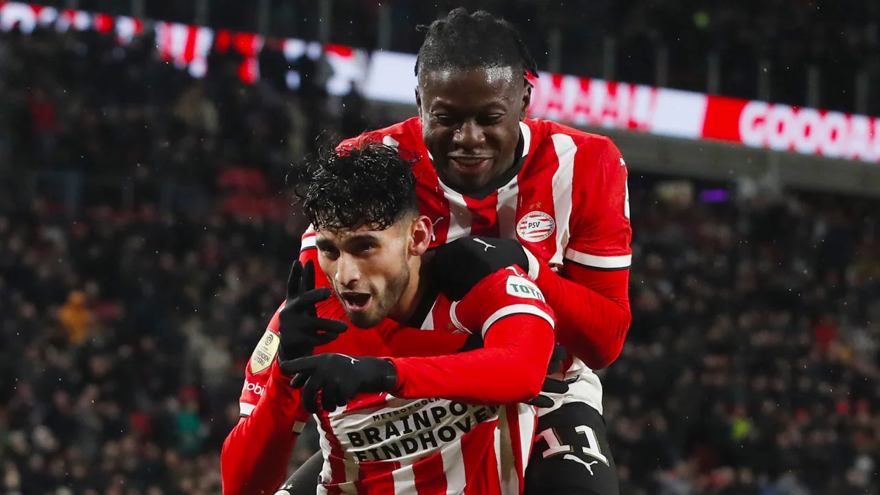 Pepi bij afwezigheid van De Jong drie keer trefzeker voor PSV