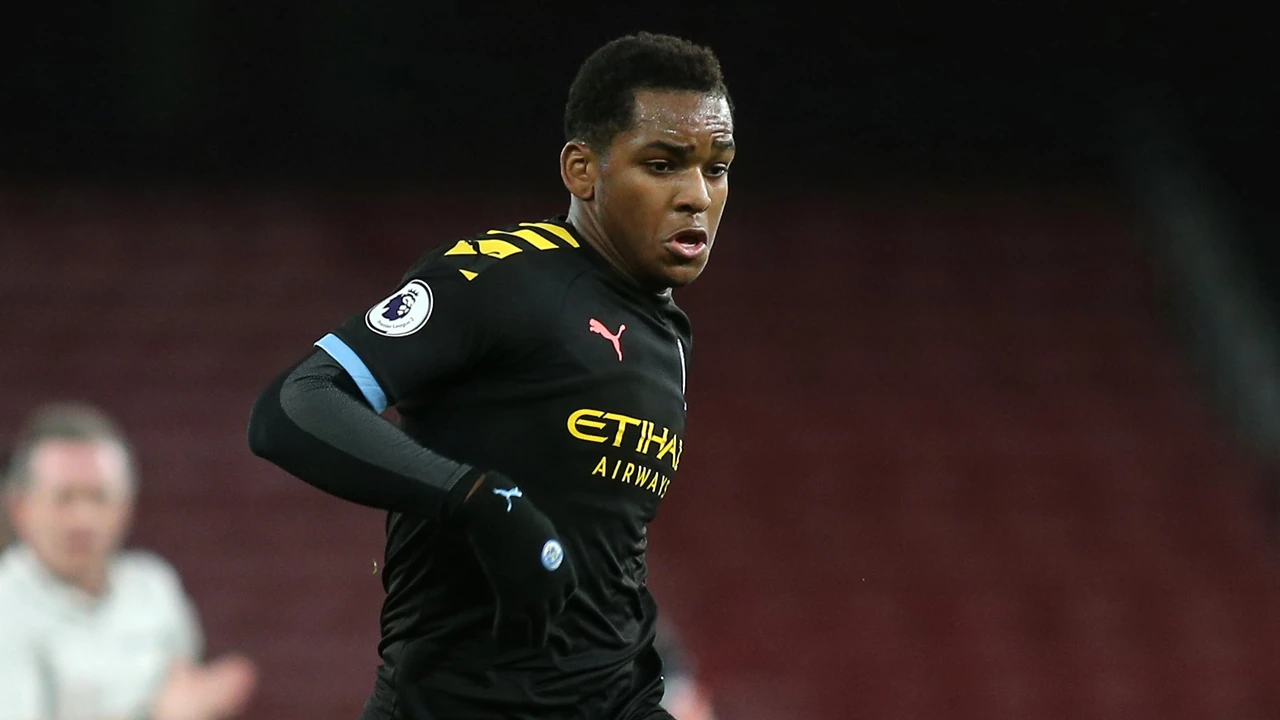 Man City-talent Braaf uitgeroepen tot Speler van het Jaar bij Onder 23