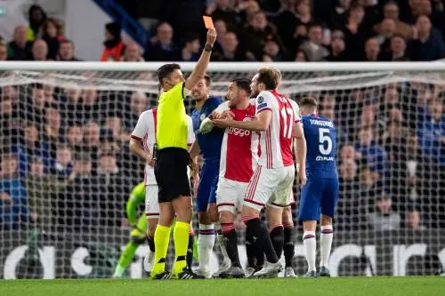 UEFA staat beroep tegen rode kaarten Blind en Veltman niet toe