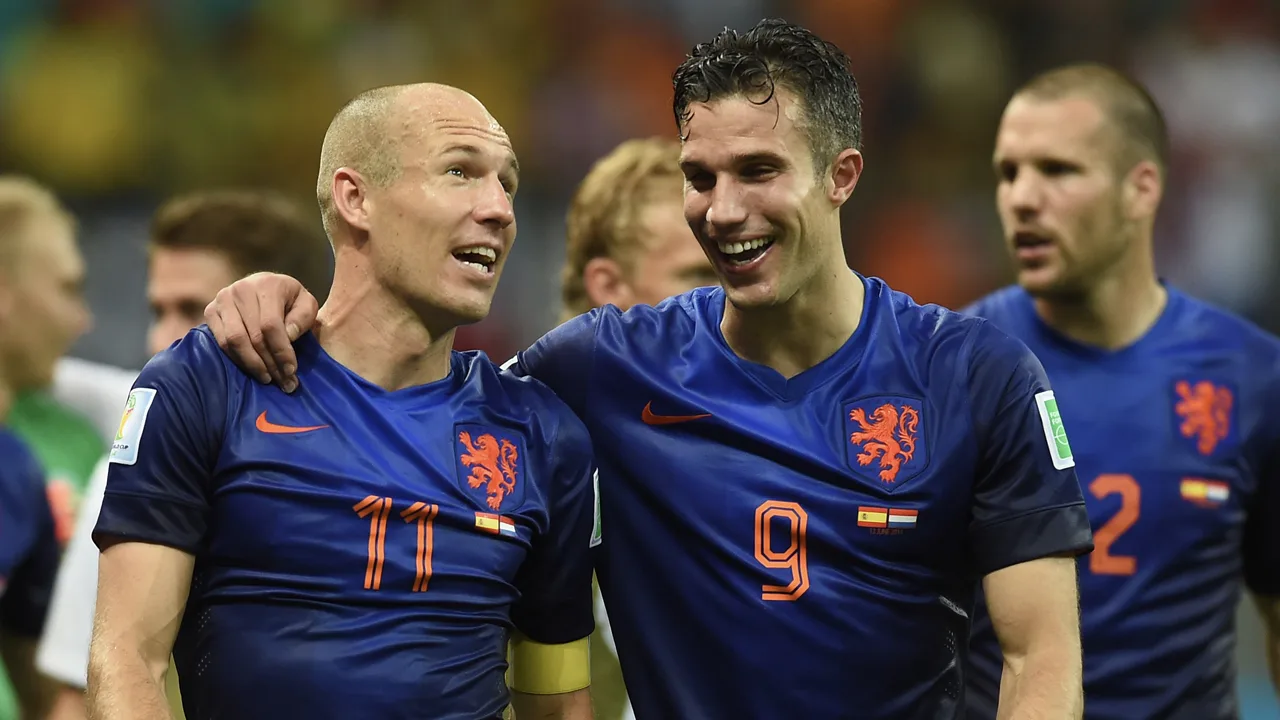 Van Persie kijkt uit naar rentree Robben: 'Die backs gaan iets meemaken..'