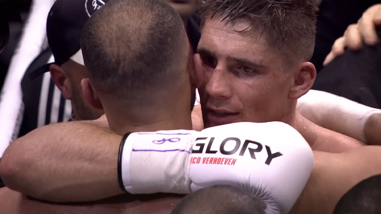 OFF-TOPIC: Kickbokser Badr Hari geeft geblesseerd op, Rico Verhoeven blijft wereldkampioen