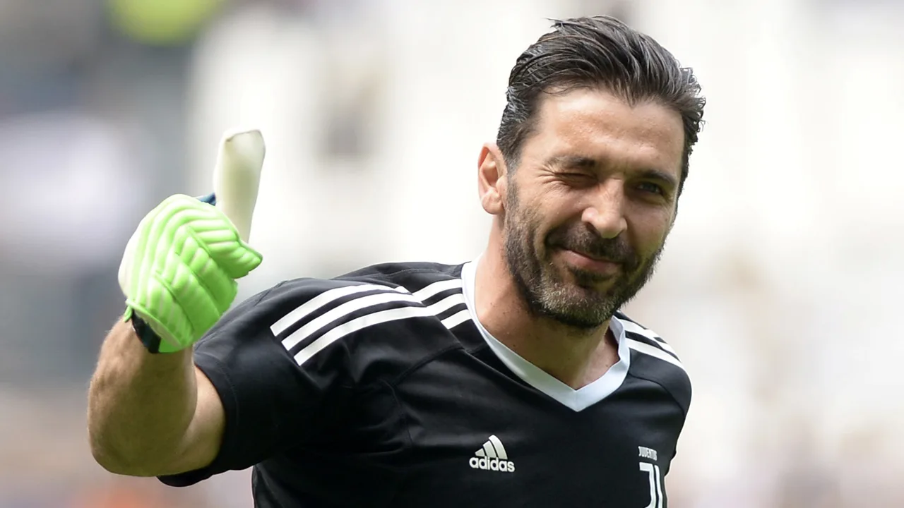 Buffon (43) noemt uiterste pensioendatum