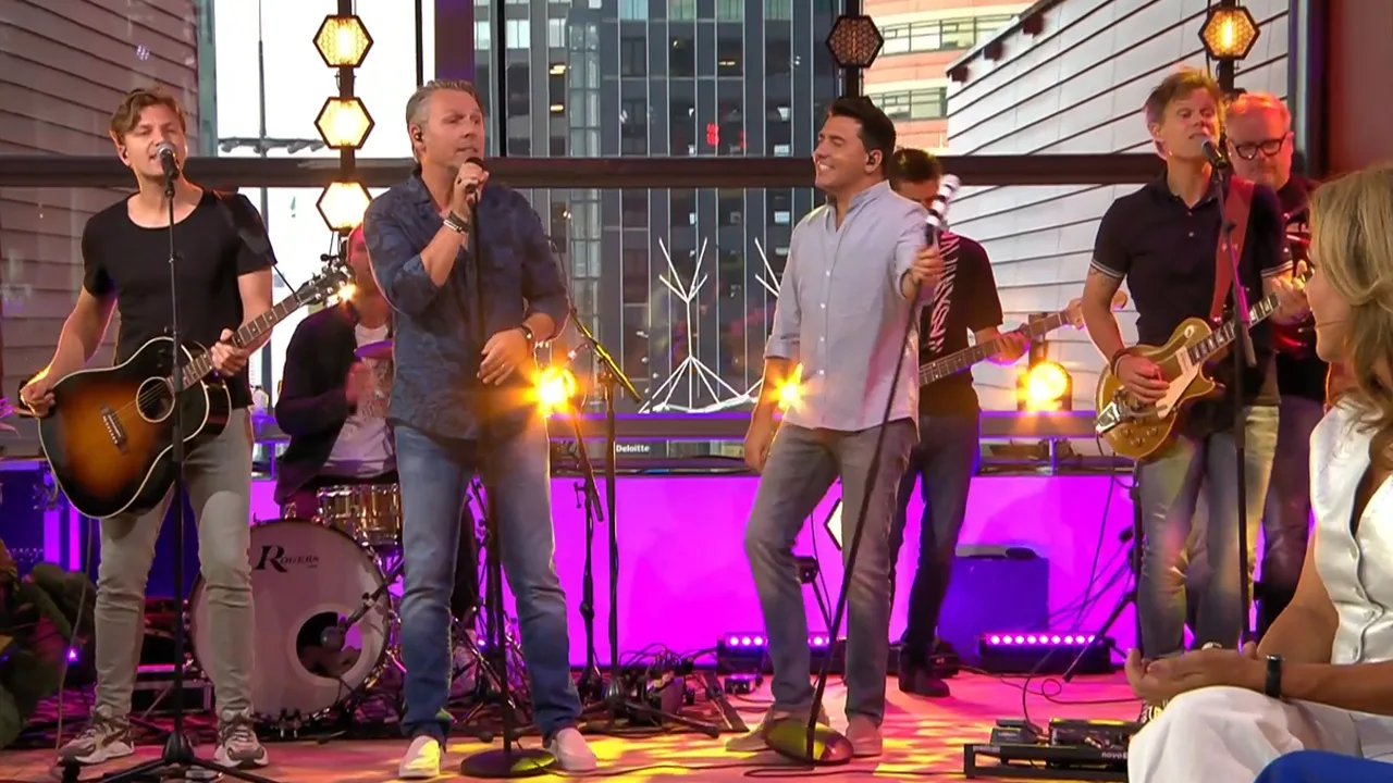 3JS en Jan Smit zorgen met '(Die Man Is) Verliefd' voor vrolijke opening van De Oranjezomer!