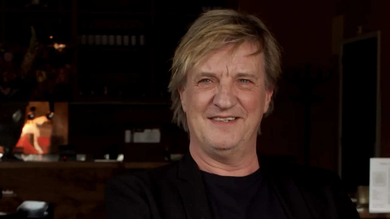 Wim Kieft prijst voetbalanalist: 'Ik vind het leuk om naar hem te kijken'