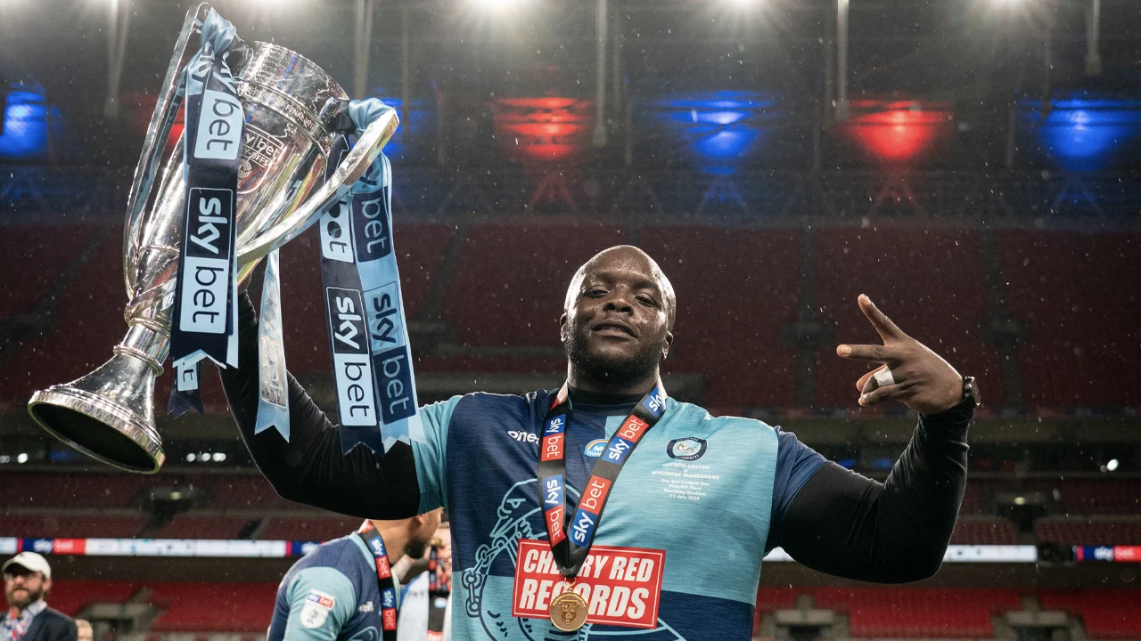 Klopp heeft nog een verrassing voor cultheld Akinfenwa: 'Het wordt nog gekker!'