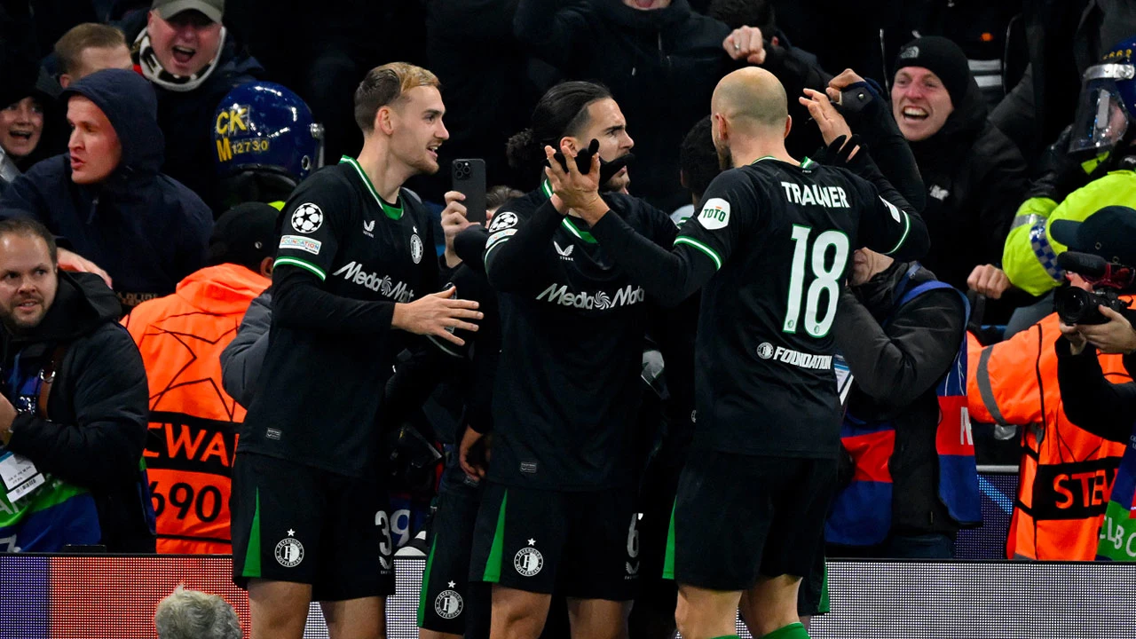 Feyenoord stunt met 3-3-gelijkspel bij Manchester City