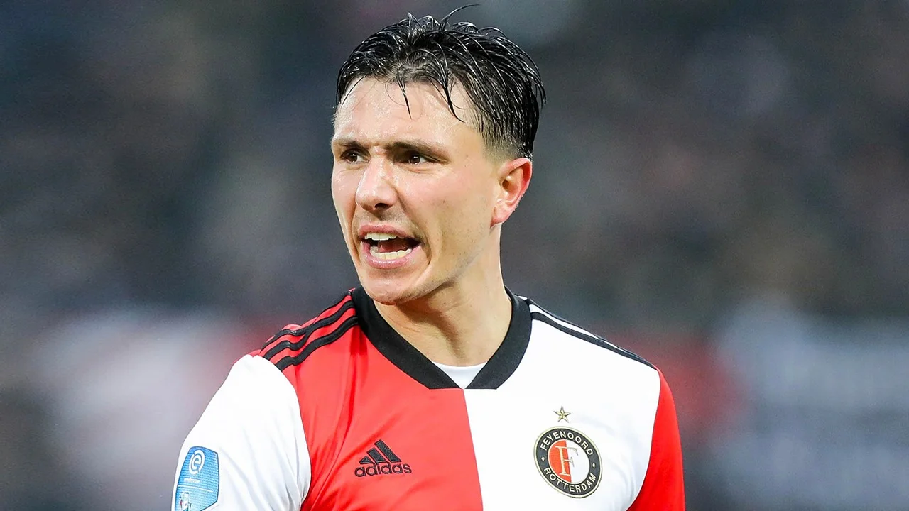 Feyenoord-fans woest: 'Promes wel en Berghuis niet?!'