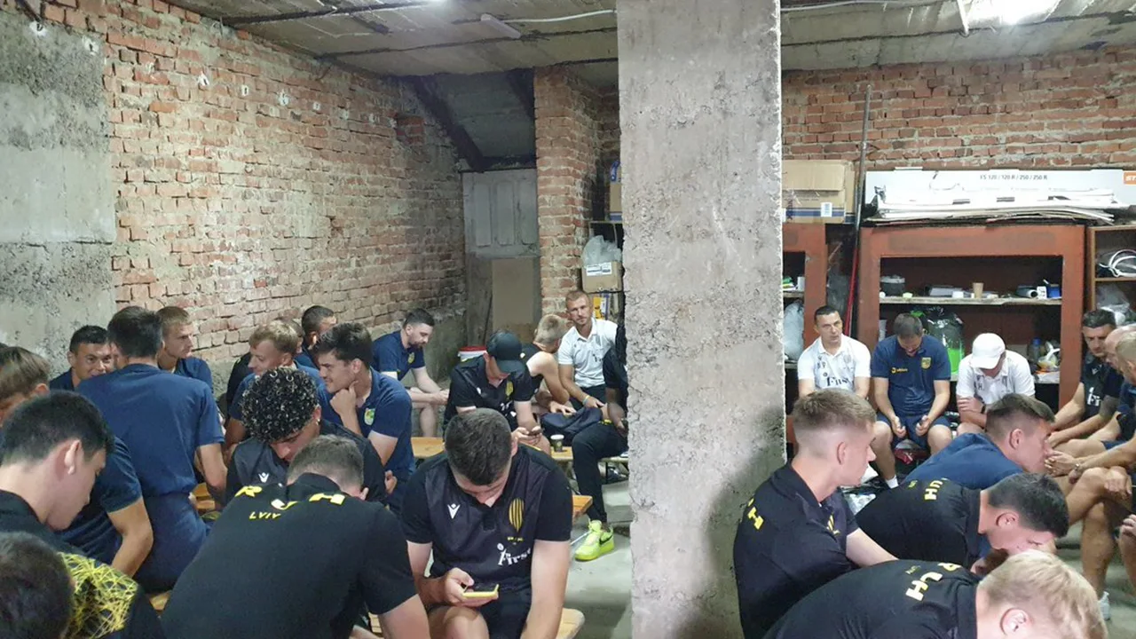 Video: Oekraïense voetbalteams brengen 145 minuten door in schuilkelder