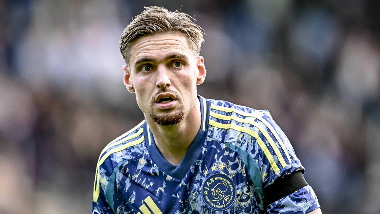 Zakenwaarnemer Kenneth Taylor voorspelt Ajax-vertrek: 'Dit is zijn laatste jaar'