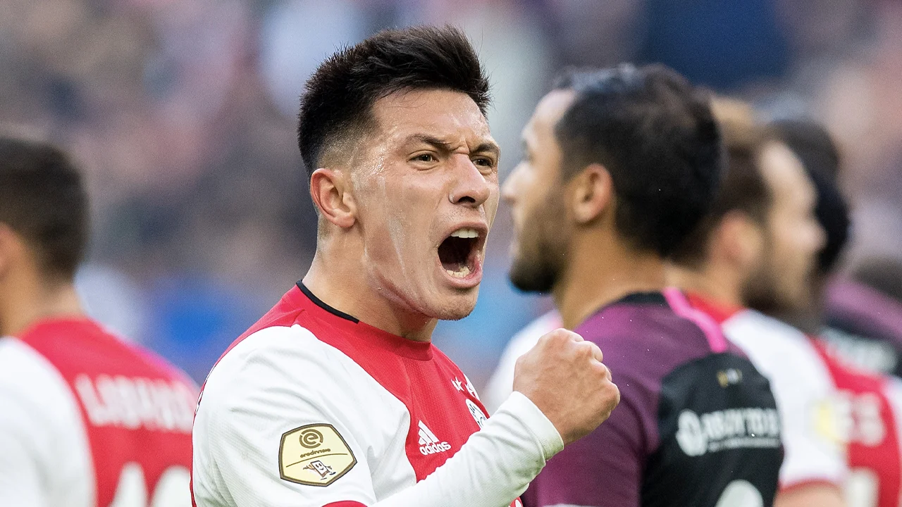 Ajax dendert ook over FC Utrecht heen