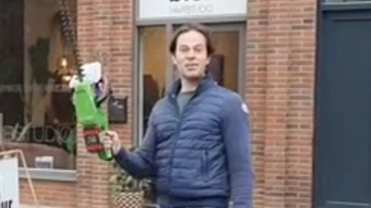 Bas Nijhuis: 'Ik heb het de kapper makkelijk gemaakt...'