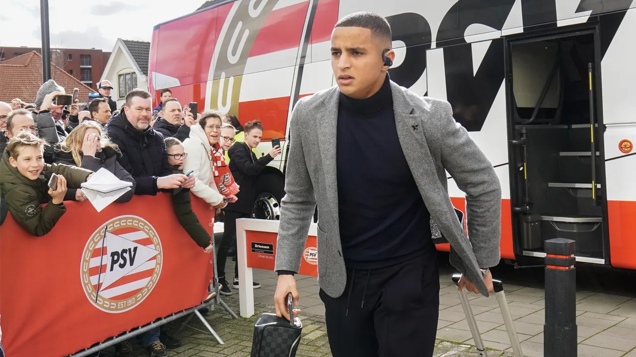 PSV-trainer Schmidt kiest voor Ihattaren in plaats van Thomas