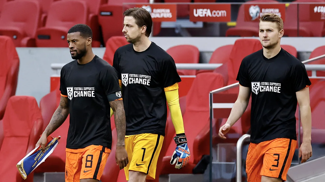 'Het was een inhoudsloos lafhartig statement van de KNVB en de internationals'