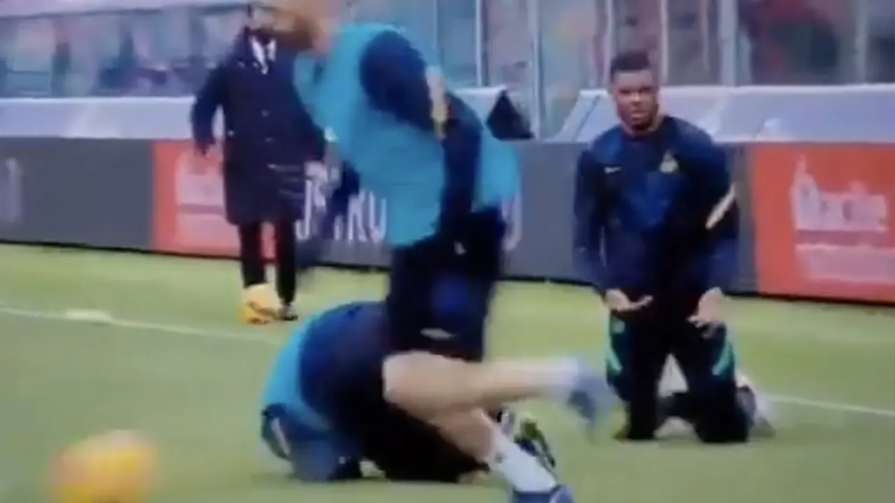 Dumfries blesseert teamgenoot in warming-up voor wedstrijd die niet gespeeld wordt