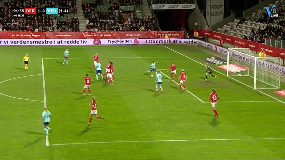 Beerensteyn schiet Oranje Leeuwinnen naar finale play-offs!