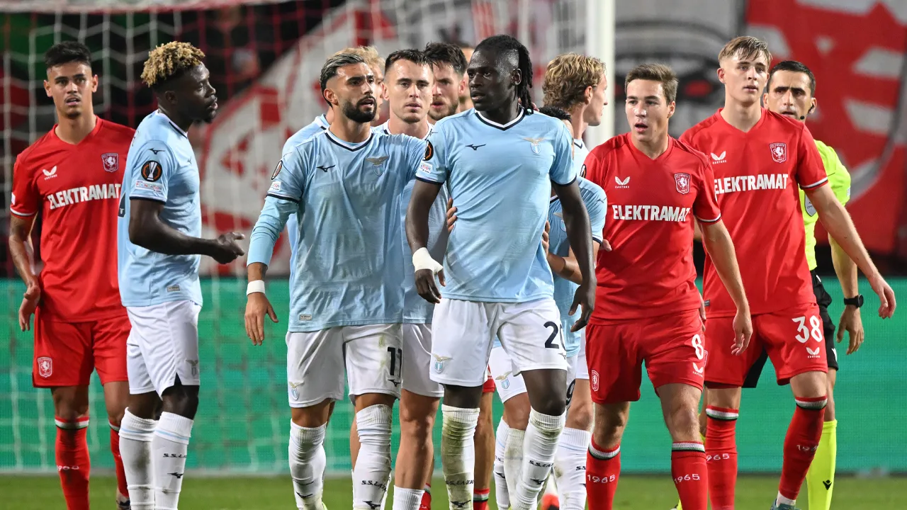 FC Twente krijgt forse straf van UEFA voor racistische uitingen in duel met Lazio