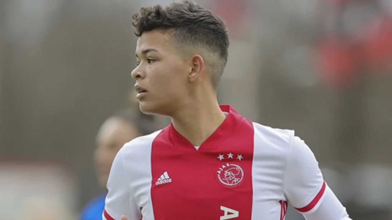 Gevoelige transfer: speelster maakt overstap van Ajax naar Feyenoord