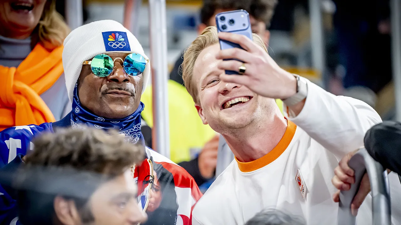 Influencer Kalvijn ontmoet Snoop Dogg op tribune Winterspelen