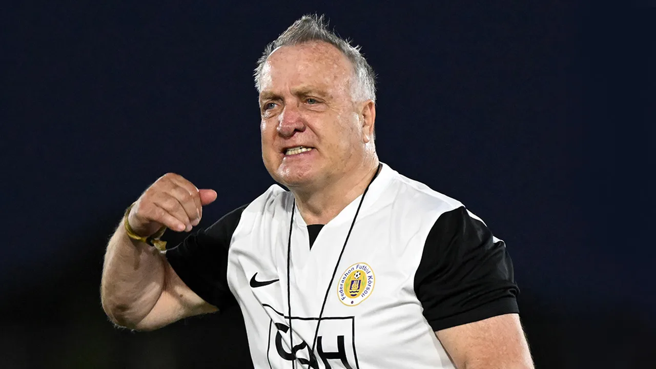 Woning Dick Advocaat volledig overstroomd: 'Alles staat blank!'