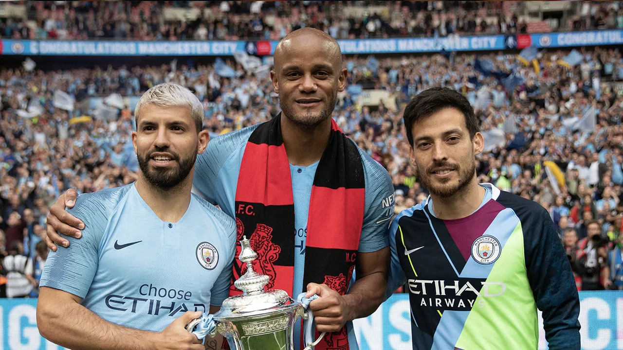 City-clublegendes worden geëerd met standbeeld bij Etihad Stadium