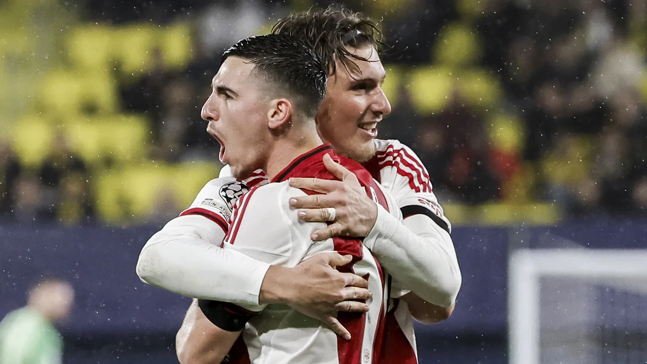 Ajax houdt uitzicht op tussenronde Champions League na zege op Villarreal