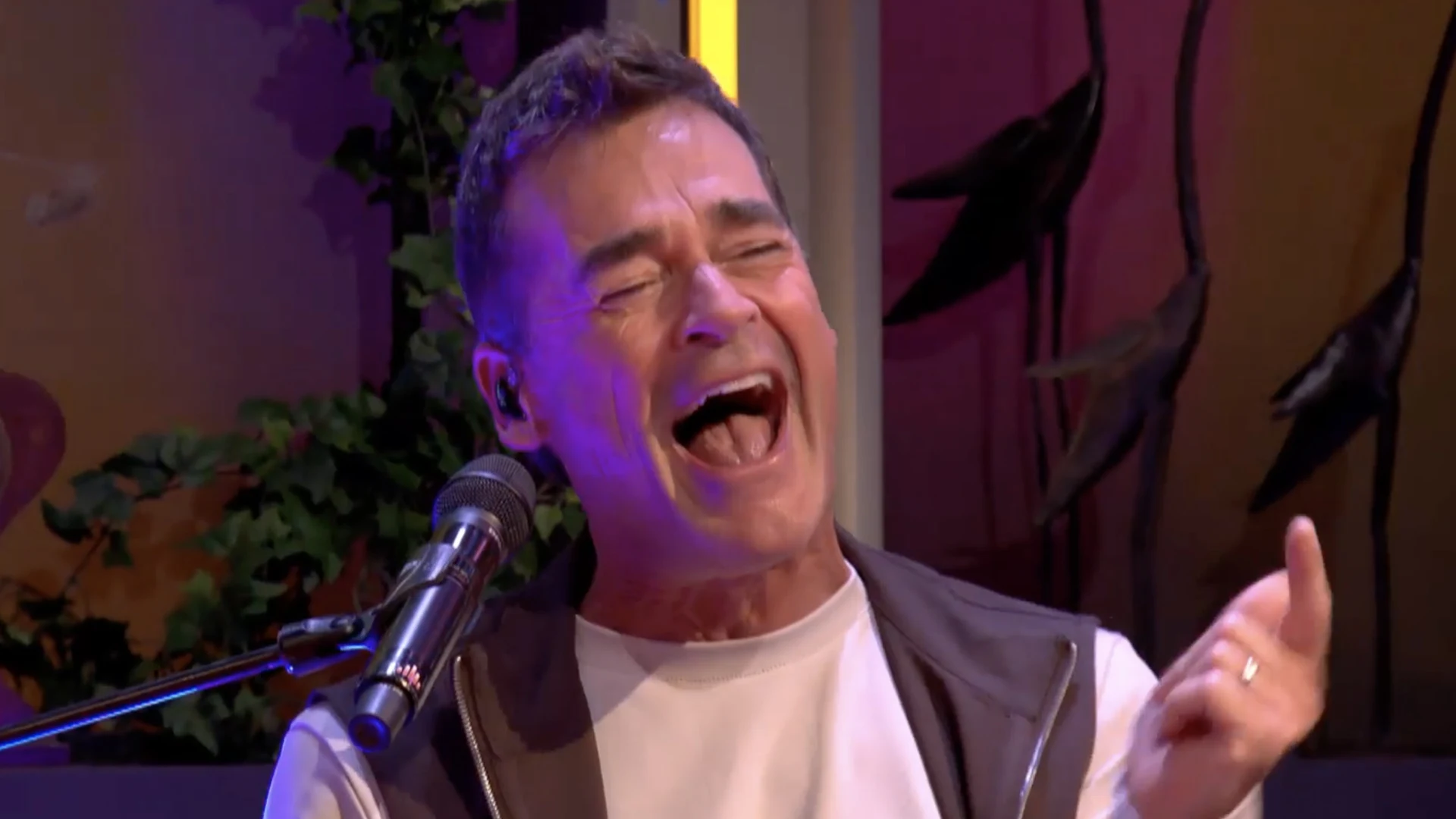 Jeroen van der Boom en Crazy Piano's treden vanavond op bij De Oranjezondag!