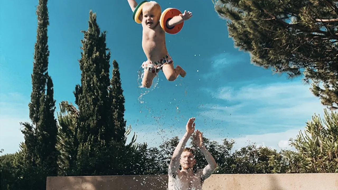 Mendy reageert hilarisch op vakantietweet De Bruyne