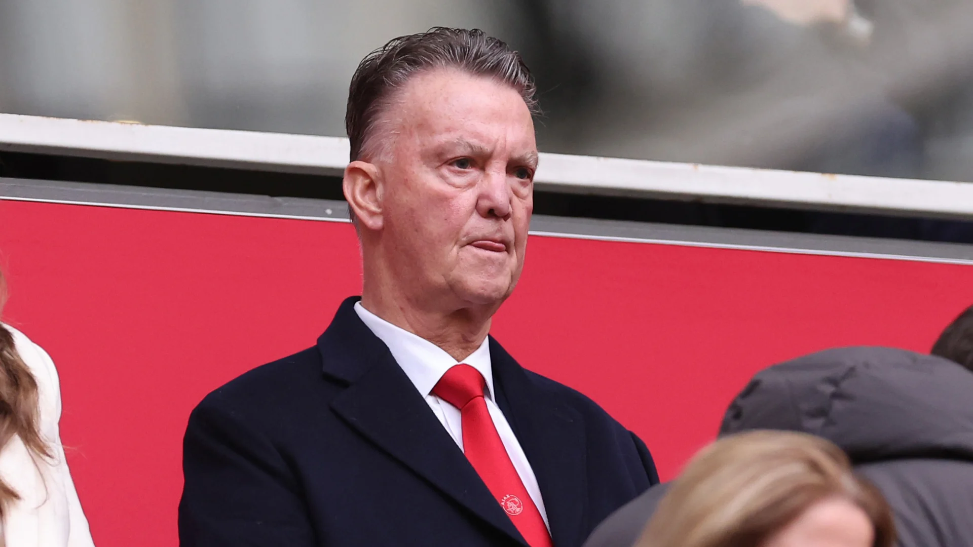 ‘Louis van Gaal heeft nog altijd geen enkel telefoontje gekregen van de KNVB’