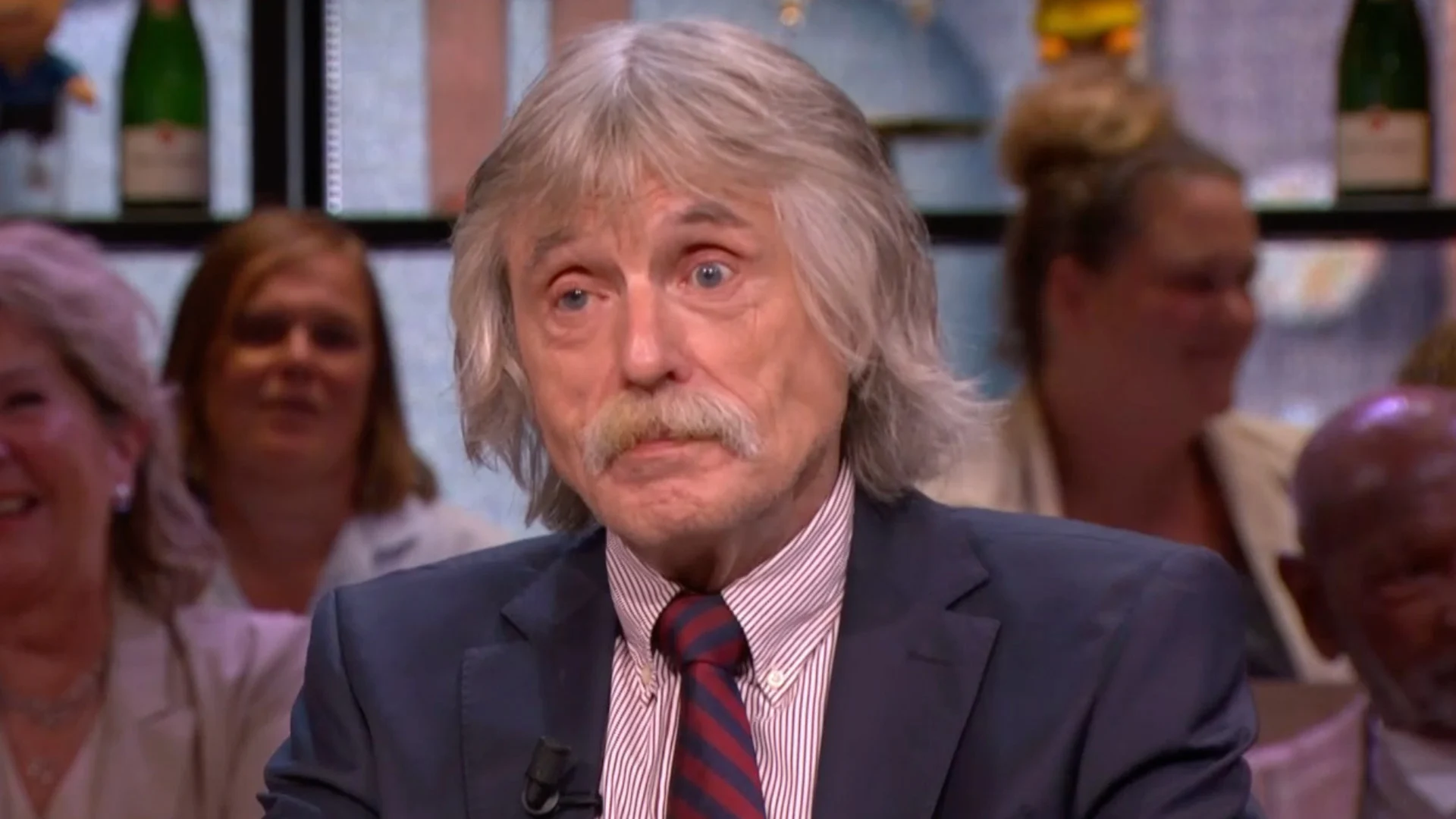 Johan Derksen ontvangt lofzang uit onverwachte hoek: 'Ik schiet even vol!'